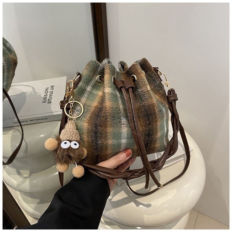 Wholesale Wool Contrast Color Casual Fashion One Shoulder Crossbody Bucket Bag